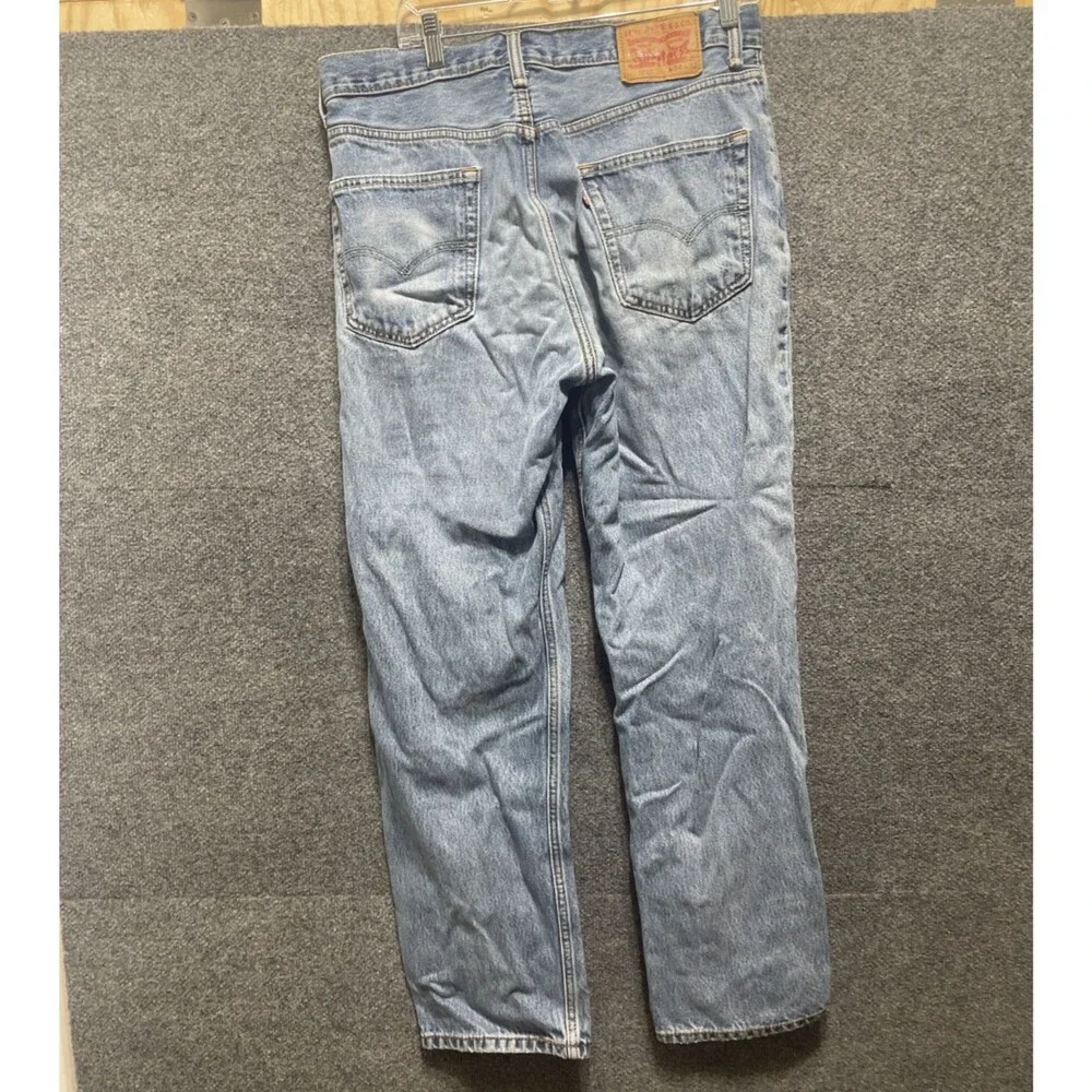 Levi’s 550 men’s jeans 34x32 relaxed fit light wash tapered leg denim